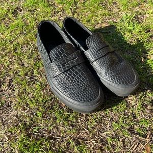 Vans black alligator print loafers size 8 women’s